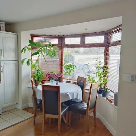 Lovely Bedroom In Newbridge