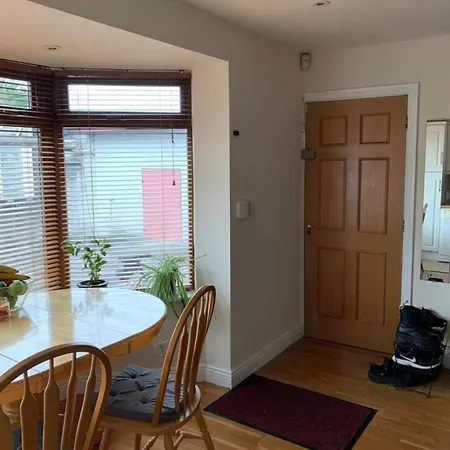 Lovely Bedroom In Accommodatie bij particulieren Newbridge (Kildare)