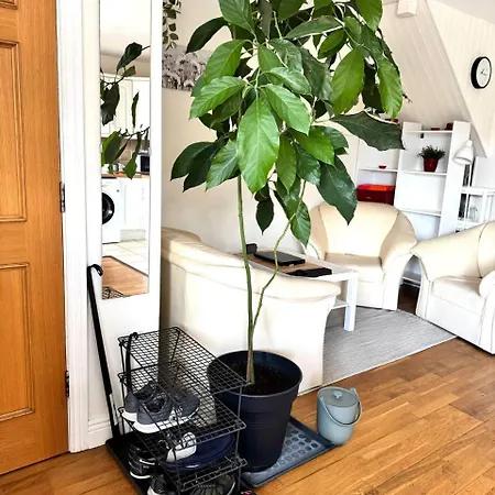 Lovely Bedroom In Accommodatie bij particulieren *