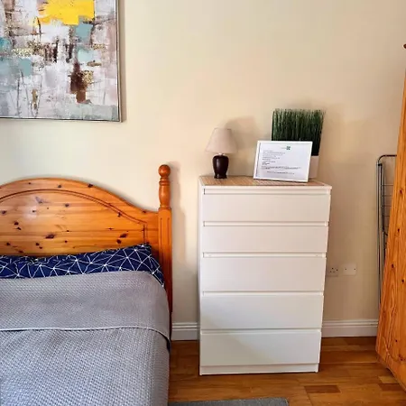 Lovely Bedroom In Privatunterkunft Newbridge (Kildare)