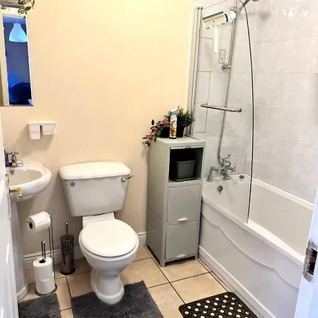 Lovely Bedroom In Newbridge (Kildare)