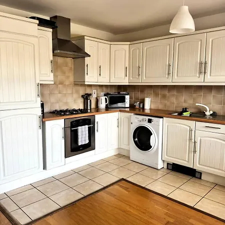 Lovely Bedroom In Privatunterkunft Newbridge (Kildare)