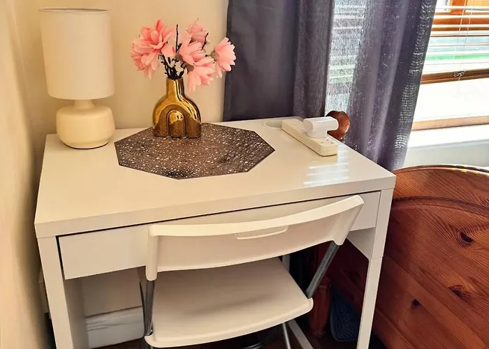 منزل للإقامة Lovely Bedroom In نيوبريدج